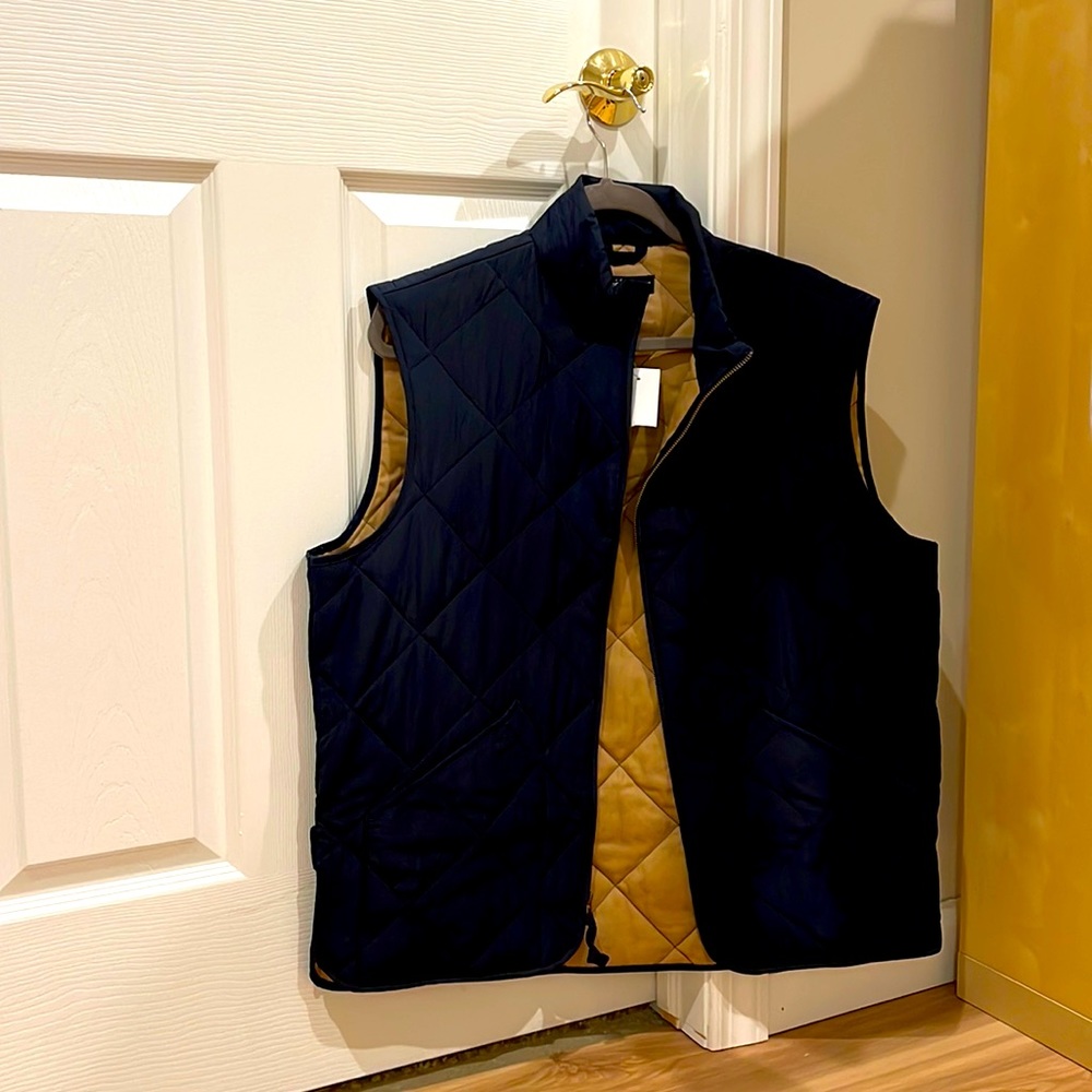 Never worn. J crew Mercantile vest. Navy Blue